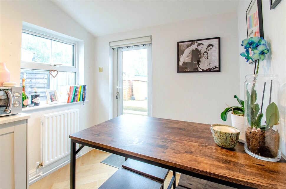 2 bedroom Mid Terrace House for sale, Whitehill Road, Hitchin, SG4 £