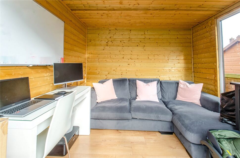 2 bedroom Mid Terrace House for sale, Whitehill Road, Hitchin, SG4 £