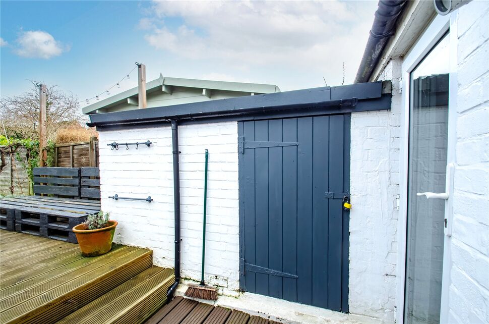 2 bedroom Mid Terrace House for sale, Whitehill Road, Hitchin, SG4 £