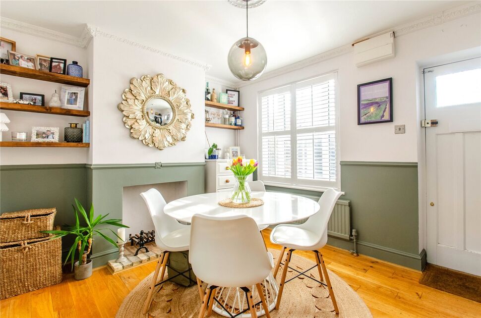 2 bedroom Mid Terrace House for sale, Whitehill Road, Hitchin, SG4 £