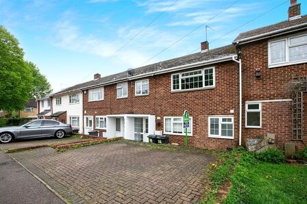 Vinters Avenue, 3 bedroom Mid Terrace House to rent, £1,600 pcm