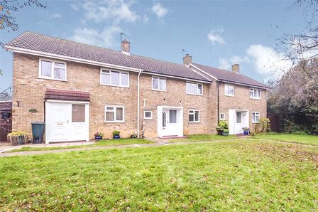 3 bedroom Mid Terrace House to rent