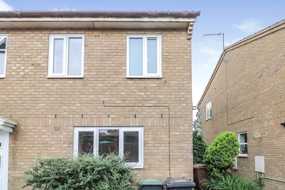 Main image of 2 bedroom Mid Terrace House to rent, Falstone Green, Luton, LU2