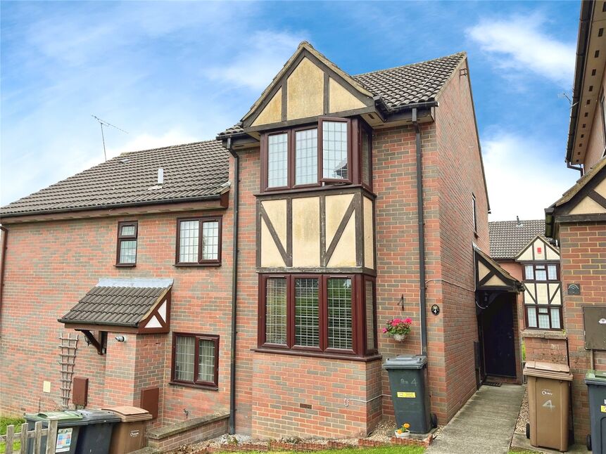 Main image of 2 bedroom House to rent, Felbrigg Close, Luton, Bedfordshire, LU2