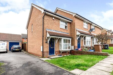 2 bedroom Mid Terrace House to rent