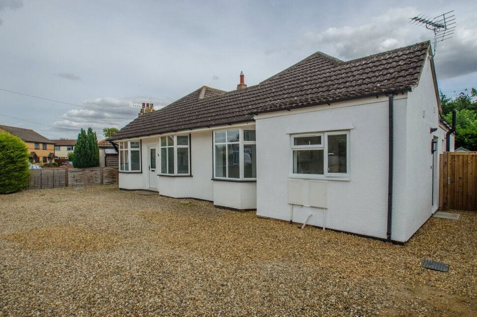 Main image of 2 bedroom Semi Detached Bungalow to rent, Regent Street, Stotfold, Hertfordshire, SG5