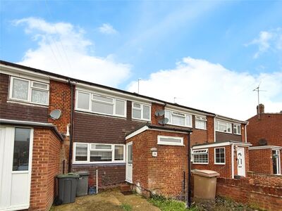 Easingwold Gardens, 4 bedroom Mid Terrace House to rent, &pound;1,450 pcm