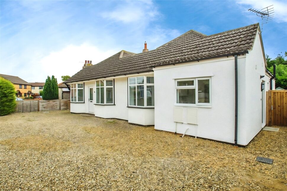 Main image of 2 bedroom Semi Detached House for sale, Regent Street, Stotfold, Bedfordshire, SG5