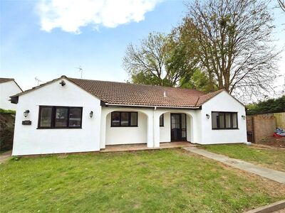 Compton Avenue, 4 bedroom Bungalow to rent, &pound;2,200 pcm