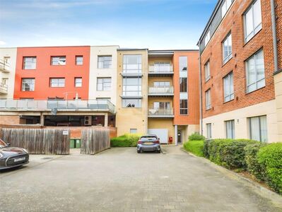 Portmill Lane, 1 bedroom Flat for sale, &pound;180,000
