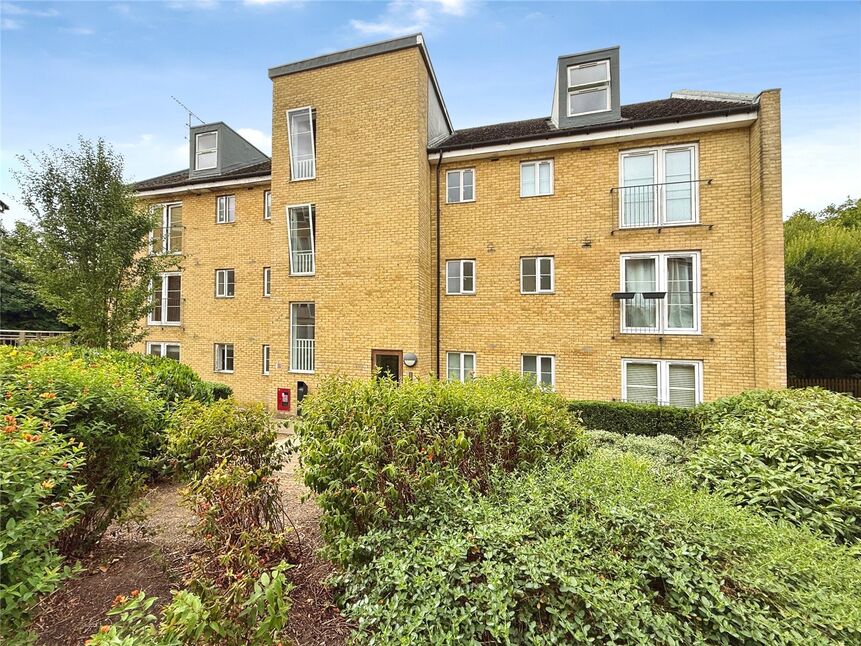 Main image of 2 bedroom Flat for sale, Watersmeet, Grove Road, Hertfordshire, SG4
