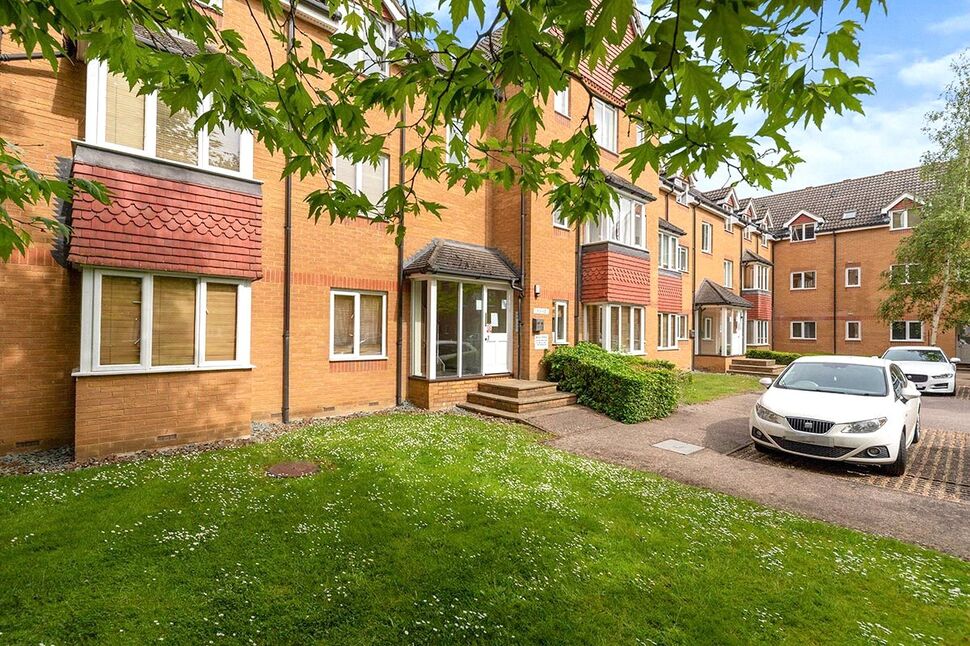 Main image of 2 bedroom Flat to rent, Redoubt Close, Hitchin, Hertfordshire, SG4