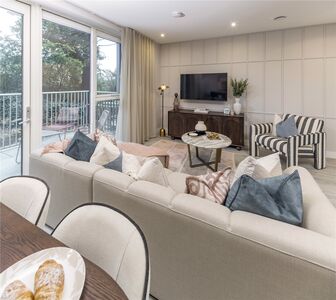 2 bedroom Flat for sale