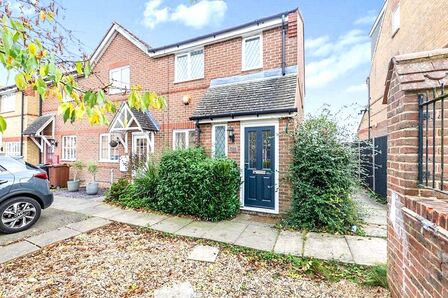 Wansbeck Close, 3 bedroom End Terrace House to rent, &pound;1,475 pcm