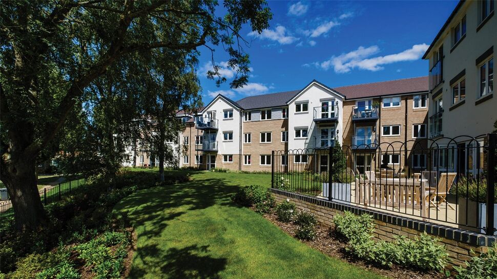 Main image of 2 bedroom Flat for sale, Wratten Road West, Hitchin, Hertfordshire, SG5