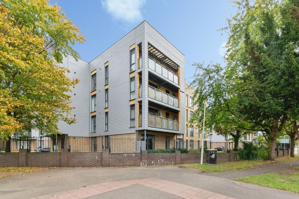 Main image of 2 bedroom Flat for sale, Allwoods Place, Hitchin, Hertfordshire, SG4
