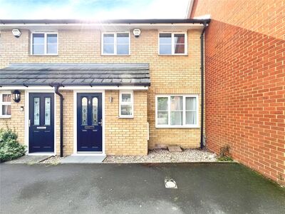 The Chimes, 3 bedroom End Terrace House to rent, £1,600 pcm