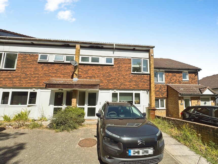 Main image of 3 bedroom Mid Terrace House to rent, Elmwood Road, Chattenden, Kent, ME3