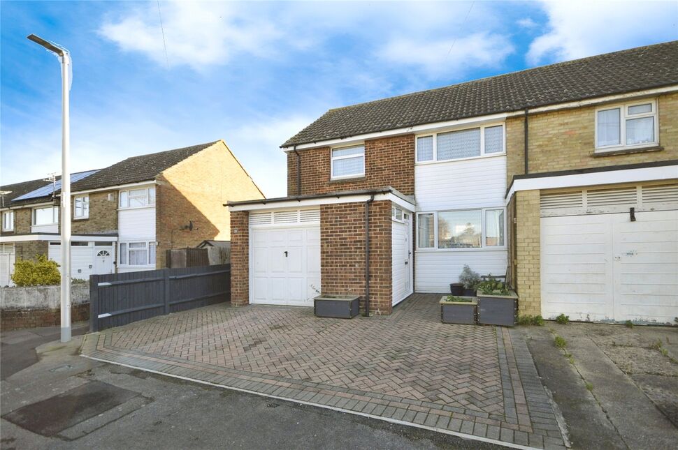 3 bedroom End Terrace House for sale, Heron Way, Lower Stoke, ME3 £