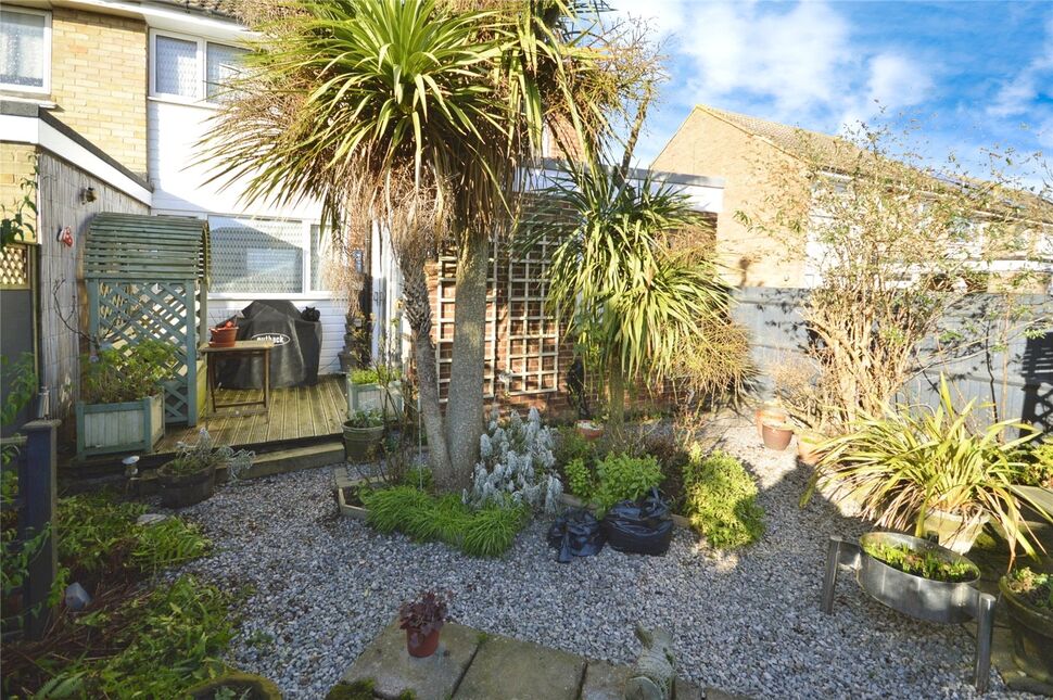 3 bedroom End Terrace House for sale, Heron Way, Lower Stoke, ME3 £