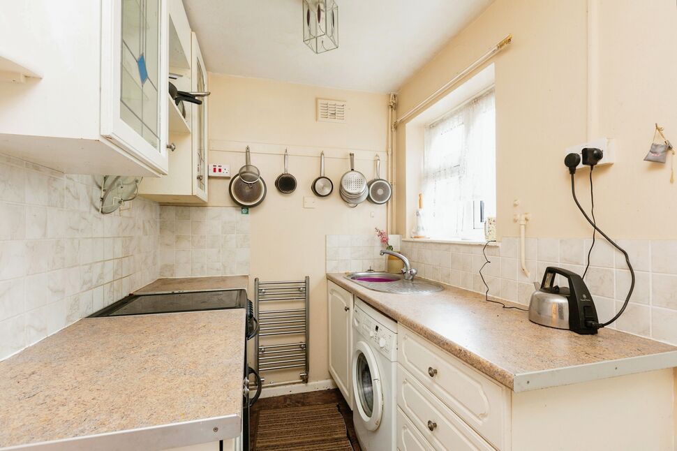 2 bedroom Semi Detached House for sale, Racefield Close, Shorne, DA12