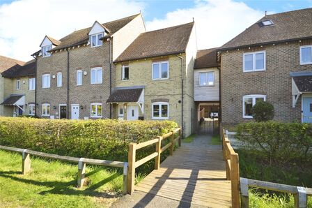 3 bedroom Mid Terrace House for sale
