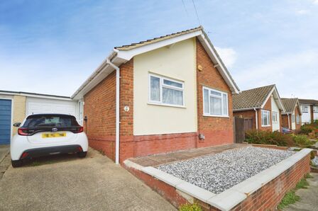 2 bedroom Link Detached Bungalow for sale