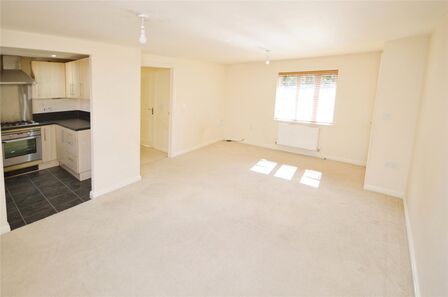 Searchlight Heights, 2 bedroom Flat for sale, &pound;225,000