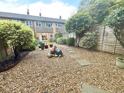 3 bedroom Mid Terrace House for sale