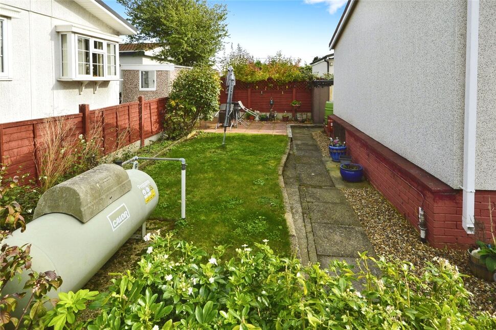 2 bedroom Detached Property for sale, Hoo Marina Park, Vicarage Lane