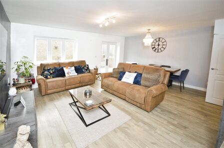 Flora Way, 4 bedroom Detached House for sale, £435,000