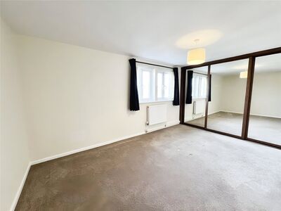 Knights Road, 2 bedroom  Flat to rent, £1,250 pcm