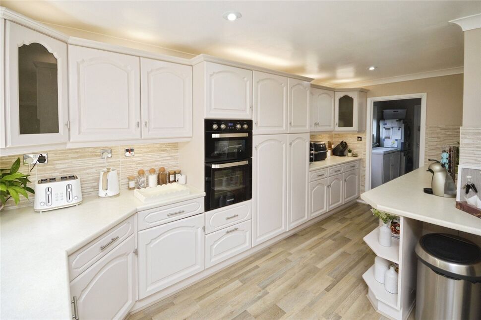 Kitchen L shaped