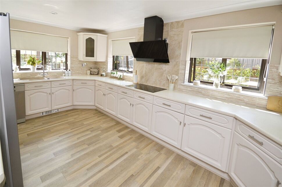 Kitchen L shaped