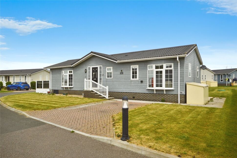 2 bedroom Detached Property for sale
