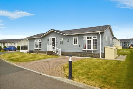 2 bedroom Detached Property for sale