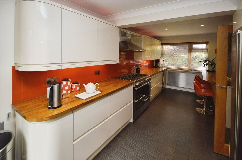 Kitchen / Breakfast Room
