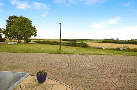 2 bedroom Detached Property for sale