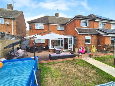 5 bedroom Semi Detached House for sale