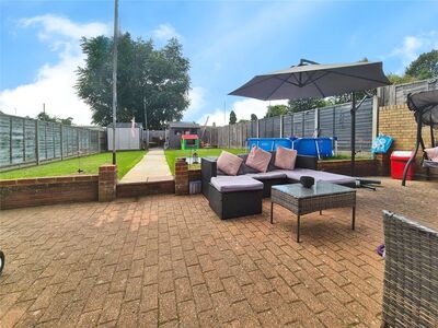 5 bedroom Semi Detached House for sale