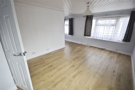 Kingsmead Park, 2 bedroom Detached Property for sale, &pound;130,000