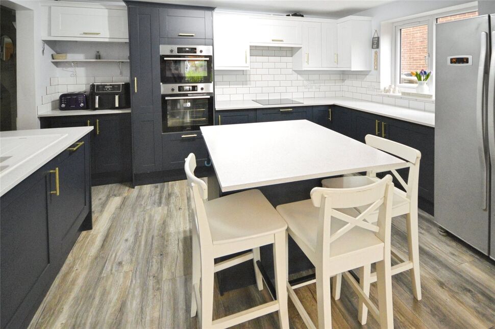 Kitchen-Breakfast Room