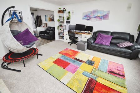 Fry Close, 3 bedroom Semi Detached House for sale, &pound;260,000