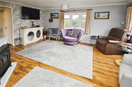 Hoo Marina Park, 2 bedroom Detached Property for sale, &pound;165,000