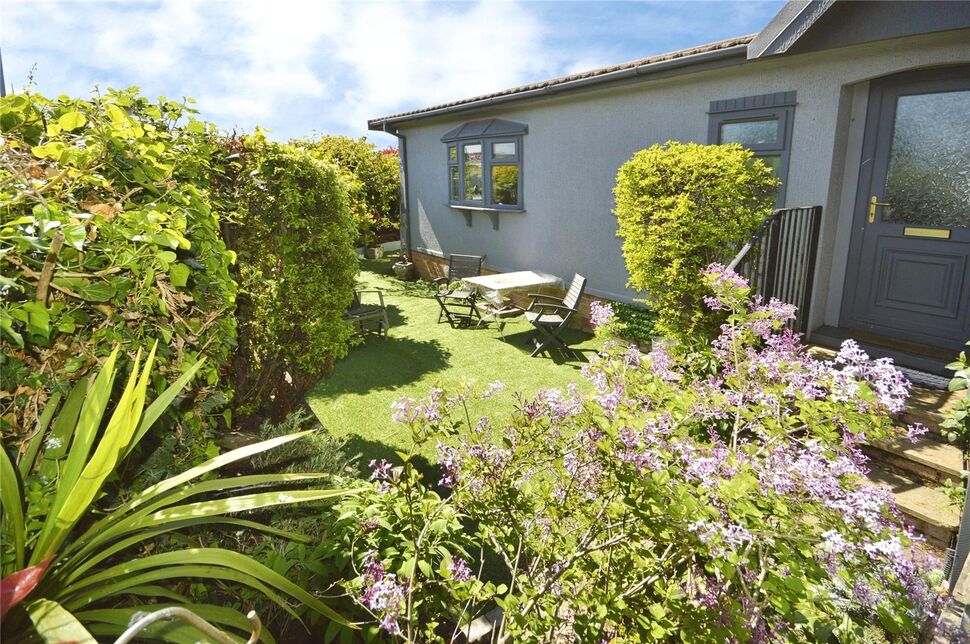 2 bedroom Detached Property for sale