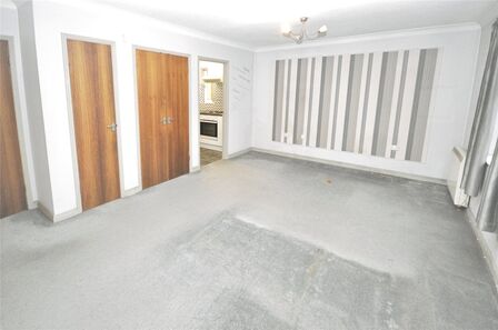 Nursery Gardens, Flat for sale, &pound;40,000