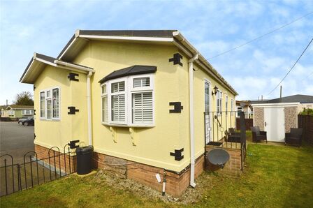 2 bedroom Detached Property for sale