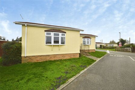 1 bedroom Detached Property for sale