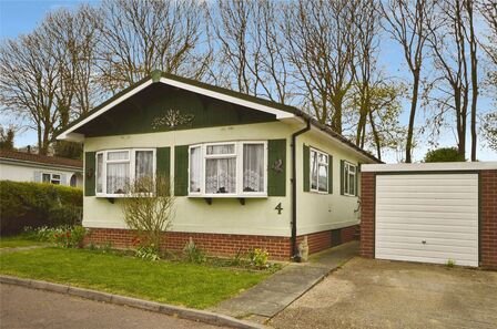 2 bedroom Detached Property for sale
