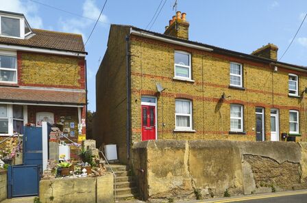 2 bedroom End Terrace House for sale